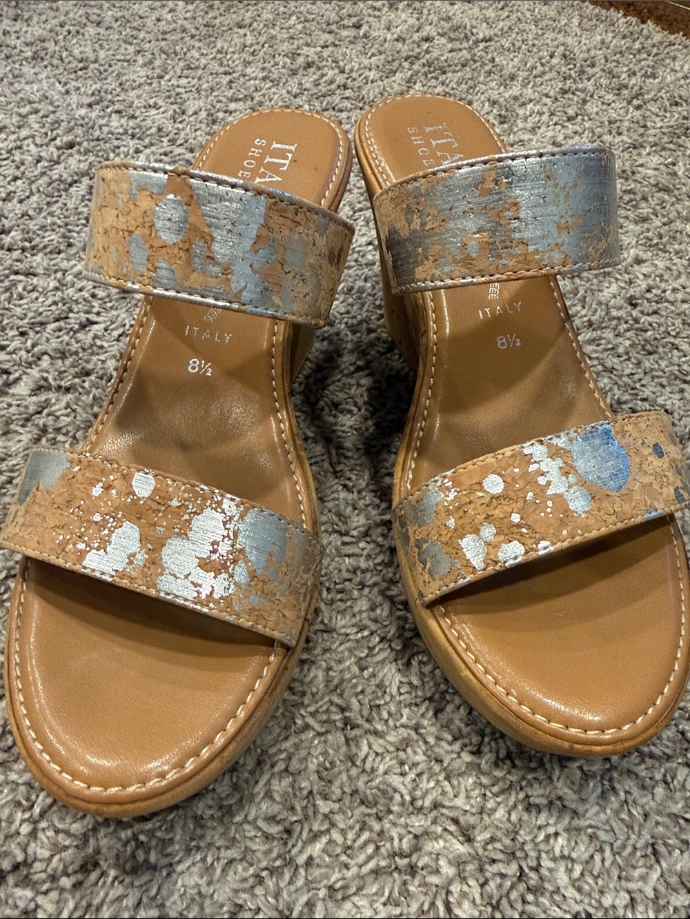 Italian Shoemakers Tan Sandals with Silver Metallic Accents Stretch Wedges 8 1/2 - Picture 6 of 7